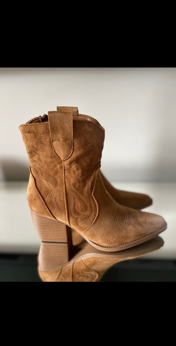 Suede ankle cowboy boots - Tan