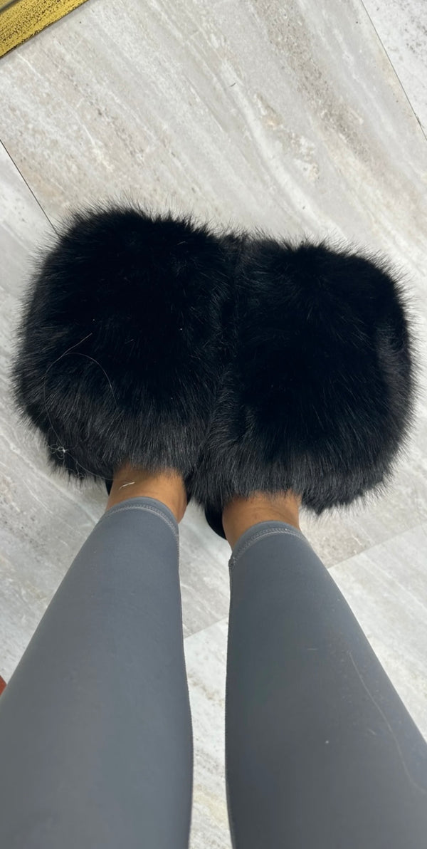 Extreme fur slippers - Black