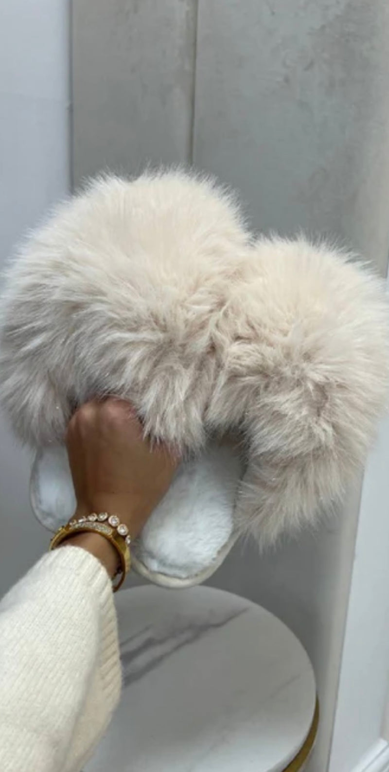 Extreme fur slippers - beige