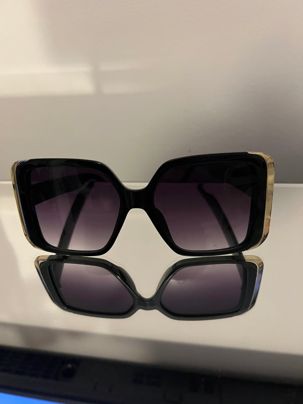 Oversized gold detail sunglasses - Black